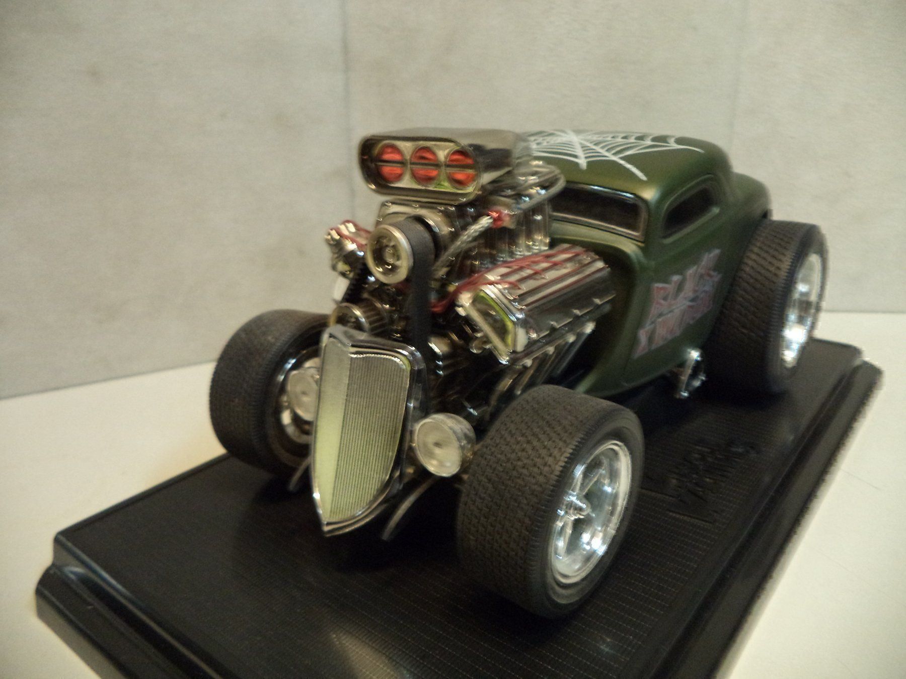 Modellini d'auto: FUNLINE original MUSCLE MASCHINES 1:18 – Nuovo e nell'imballaggio originale da Rieden AG venduto da Wirth03
