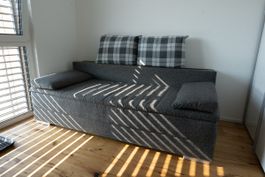 Mömax Schlafsofa / Bettsofa Anthrazit 200 cm inkl. 4 Kissen