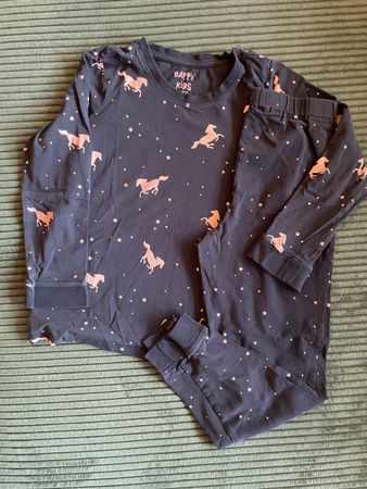 Pijama ⭐️ mit Pferdenotiv Gr. 122/128 von tchibo