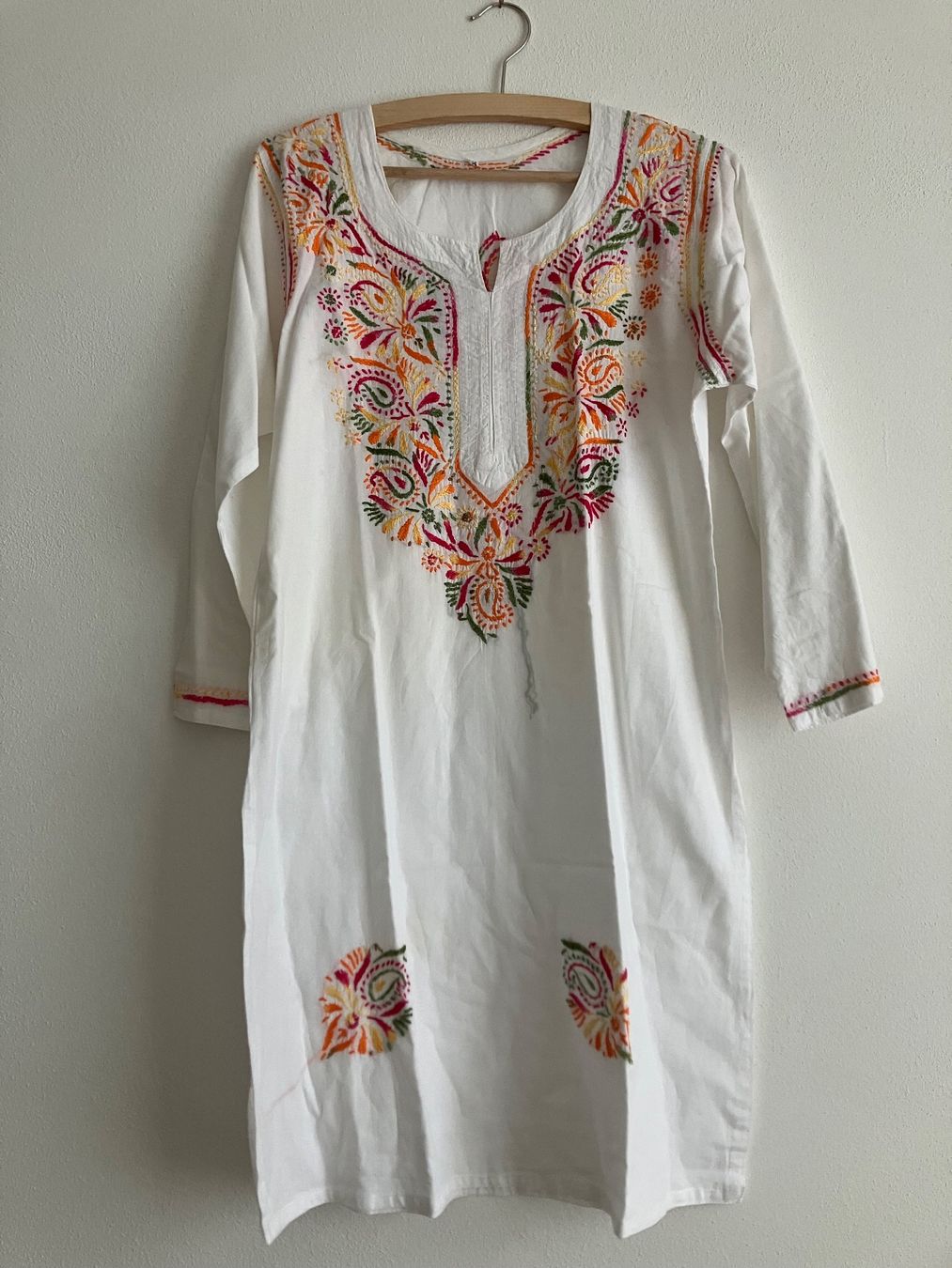 Tuniken: Gestickte Tunique, Grösse S, aus Baumwolle – Gebraucht aus Zürich von Janakpur