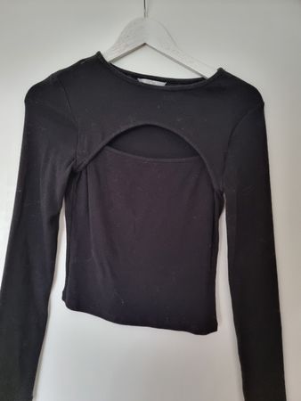 Shirt mit cut out
