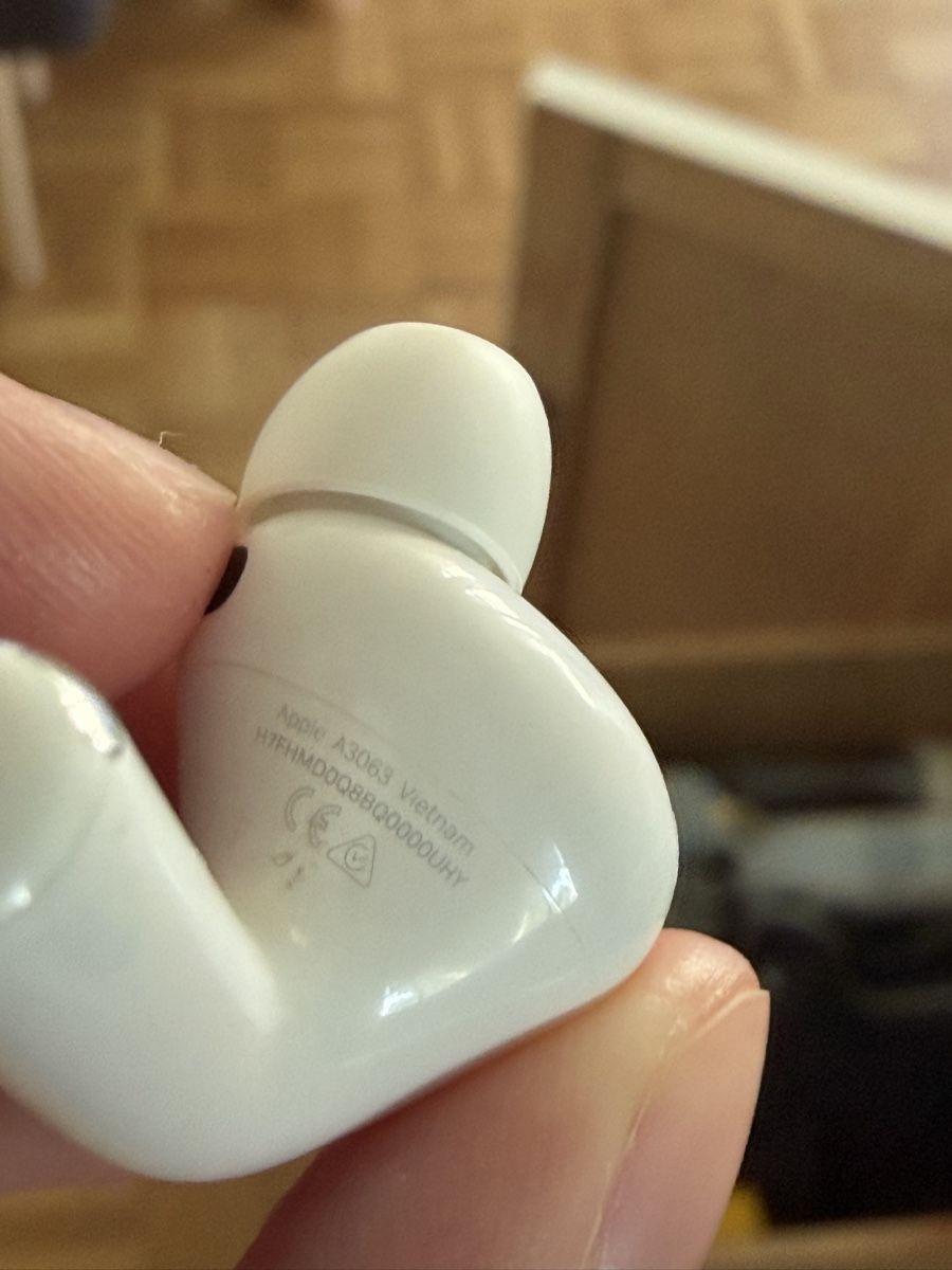 Apple Cuffie: Apple AirPods Pro 3, Right / Rechts – Usato da Winterthur venduto da adriana_1000 2