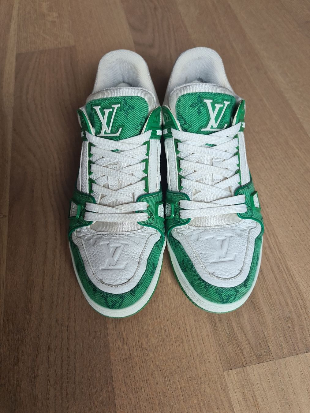 Louis Vuitton Herrenschuhe: LV Trainer green denim 40 – Gebraucht aus Penthaz von flo_6cvf 6