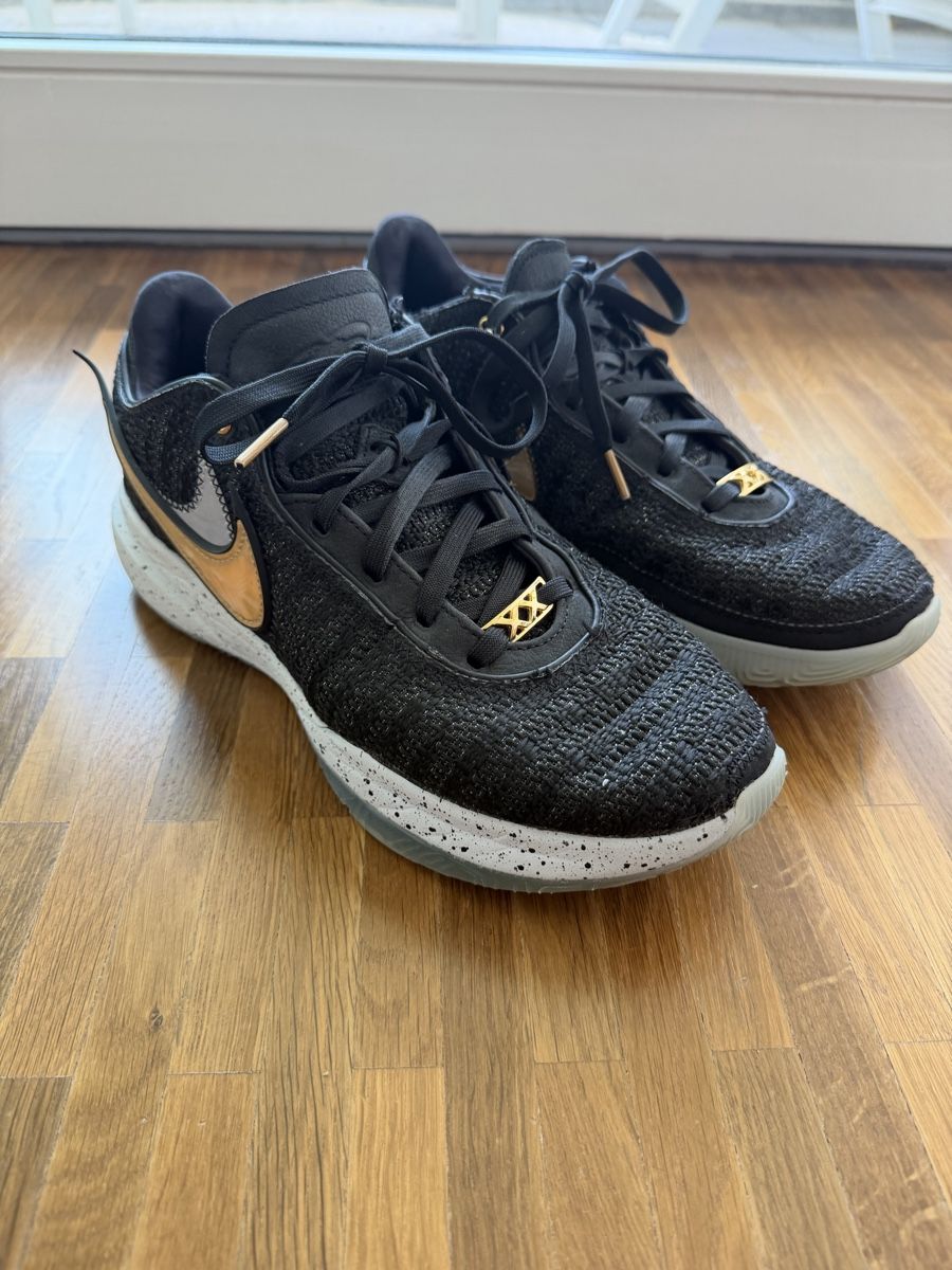 Nike Scarpe da uomo: Lebron James XX black/gold/white - 9 – Usato da Zürich venduto da Anil_sag 1