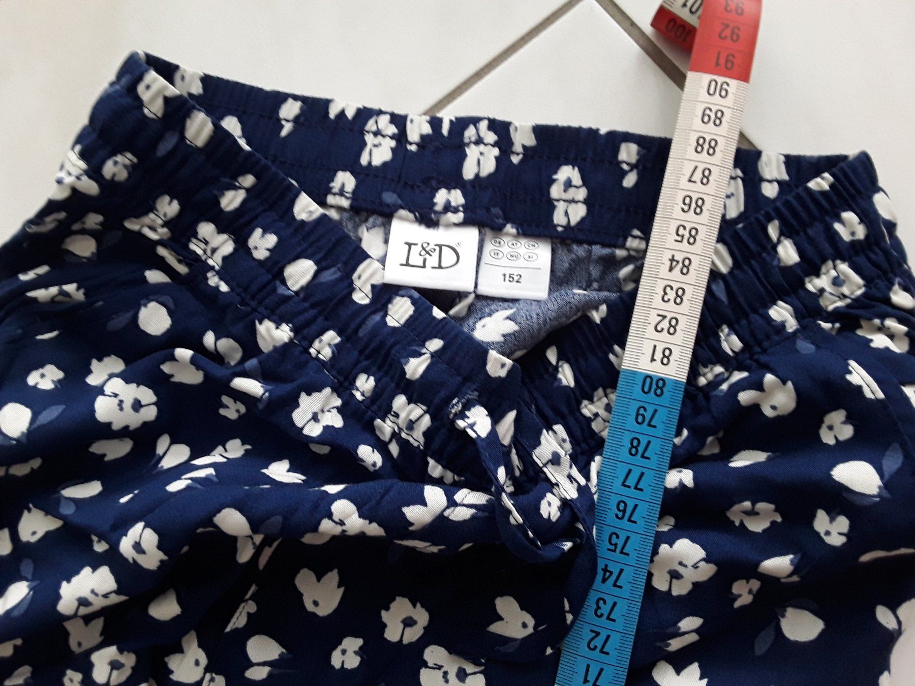 Pantaloni: 2 Paar leichte Sommerhosen Gr. 152 – Usato da Heimberg venduto da Samprof 1