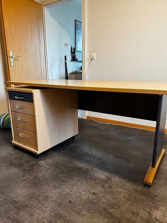 Scrivanie: Schreibtisch mit Schubladenmöbel – Usato da Rupperswil venduto da dyl_dxw5