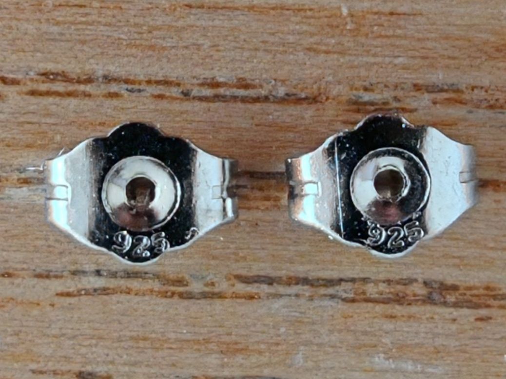 Ohrringe & -stecker: Süsswasserperle Ohrstecker 7mm, Lila – Neu und originalverpackt aus Rümlang von 21f 2