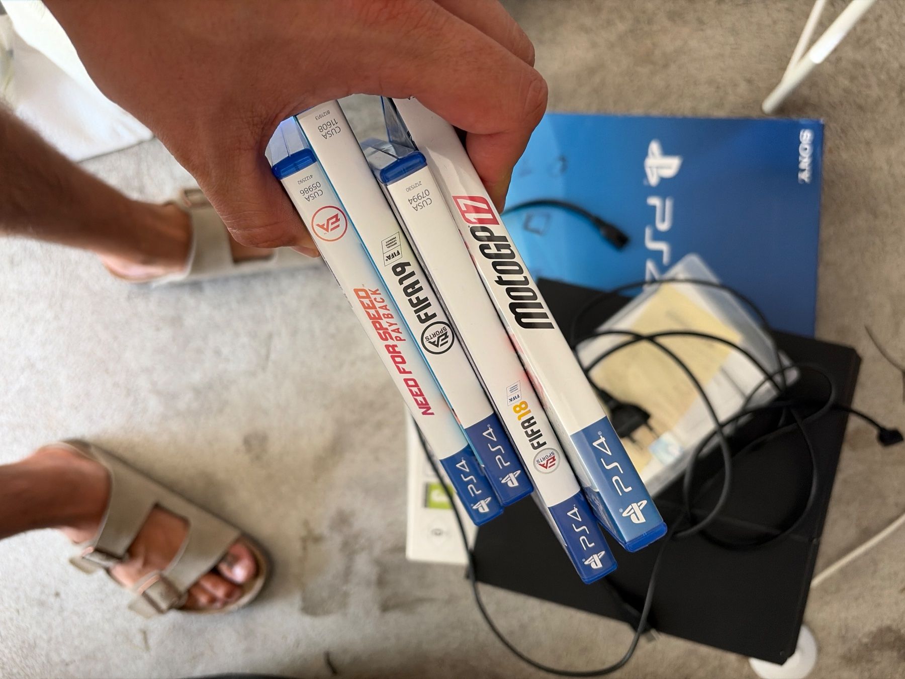 Sony Consoles: Playstation 4 500GB (ohne Controller) – D'occasion à Illnau par fazzze3 1