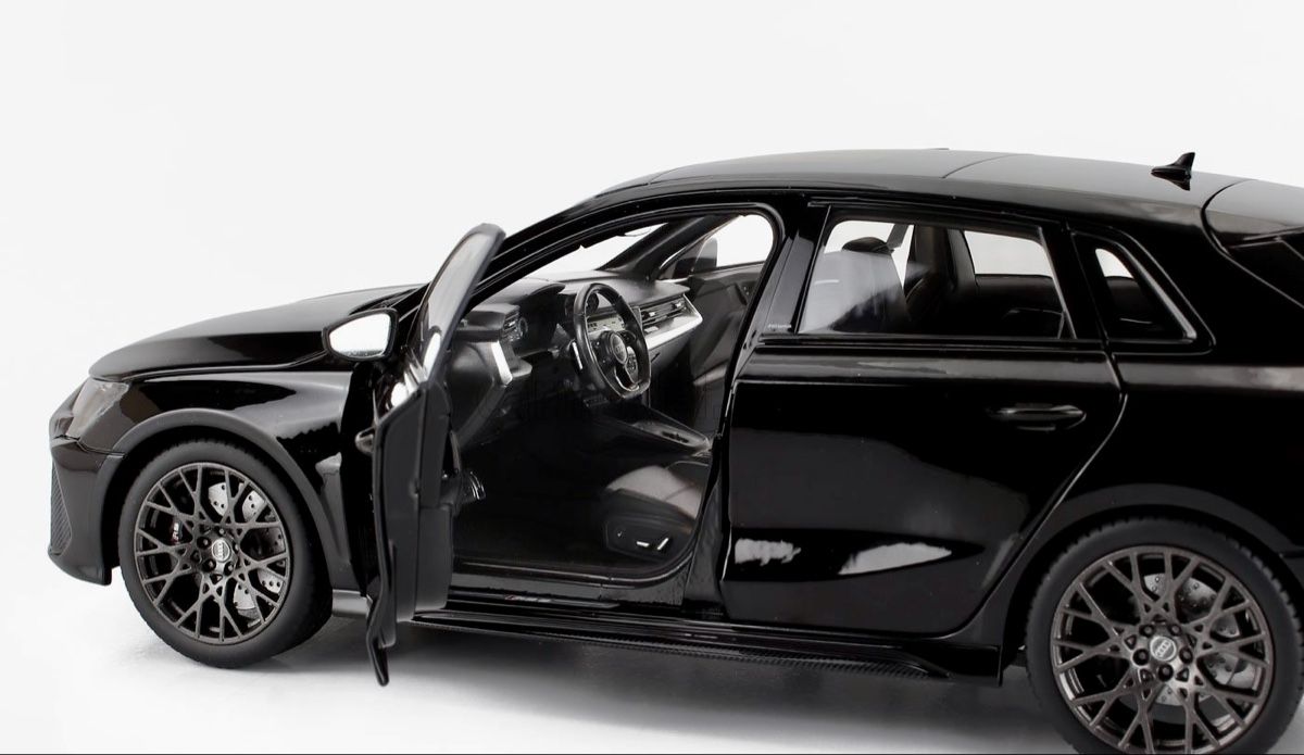 Audi Modellini d'auto: AUDI RS 3 2025  MASSSTAB 1:18 – Nuovo e nell'imballaggio originale da Erlenbach im Simmental venduto da Model_box 8