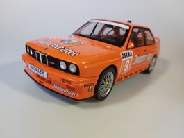 BMW E30 DTM JÄGERMEISTER, im Massstab 1:18