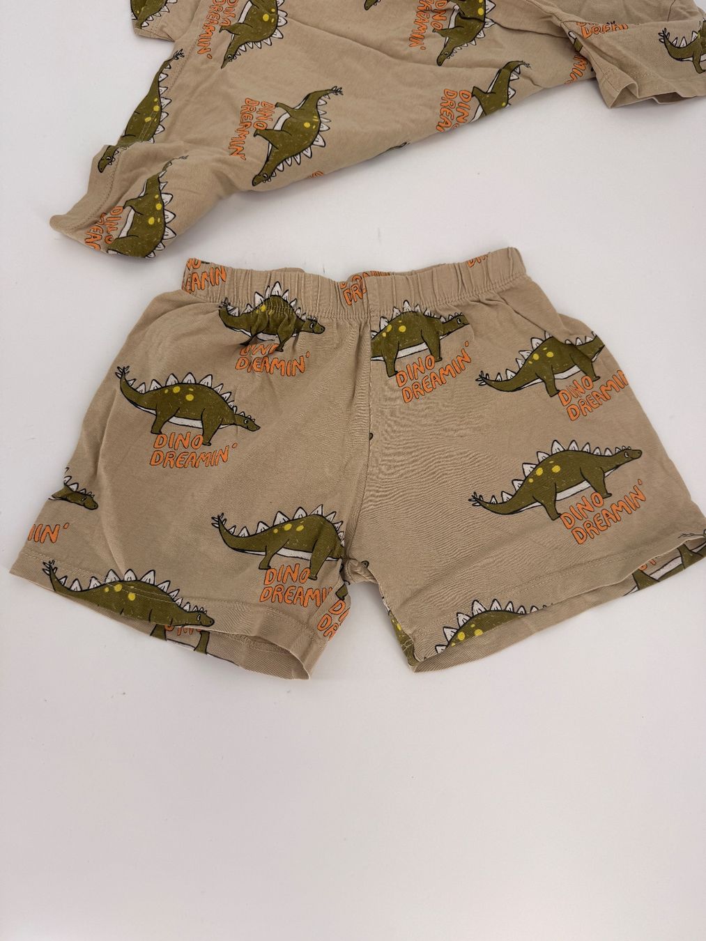 H&M Pigiama & Simili: Dino Pyjama Gr. 98/104 von H&M – Usato da Auenstein venduto da moin. 1