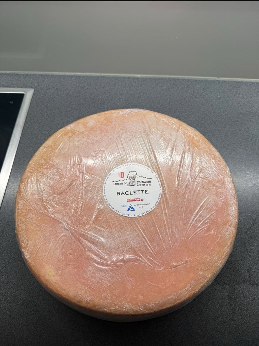 Cibi & Specialità: Fromage raclette St Martin – Nuovo e nell'imballaggio originale da Sierre venduto da isa_zty2
