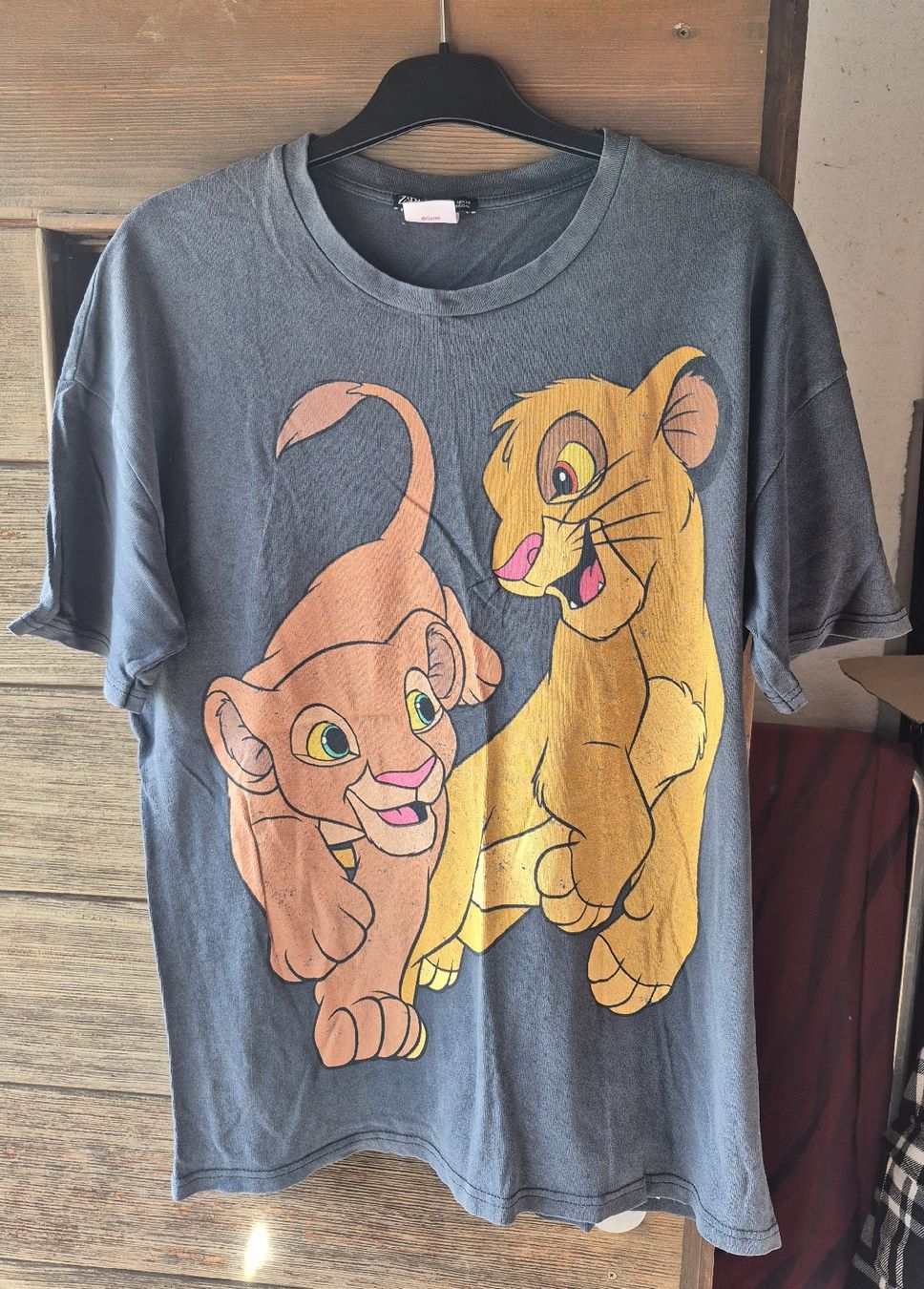 T-shirt: T-Shirt – Nuovo (secondo la descrizione) da Wislikofen venduto da Ana.Gomes 2