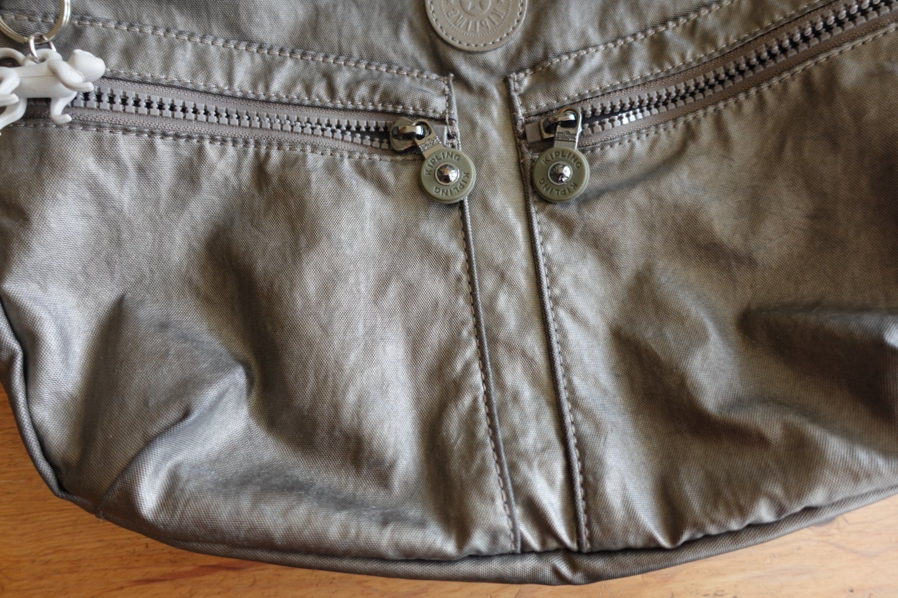 Kipling Taschen: Kipling Tasche gebraucht | Grau – Gebraucht aus Ettiswil von maimaiswiss 2