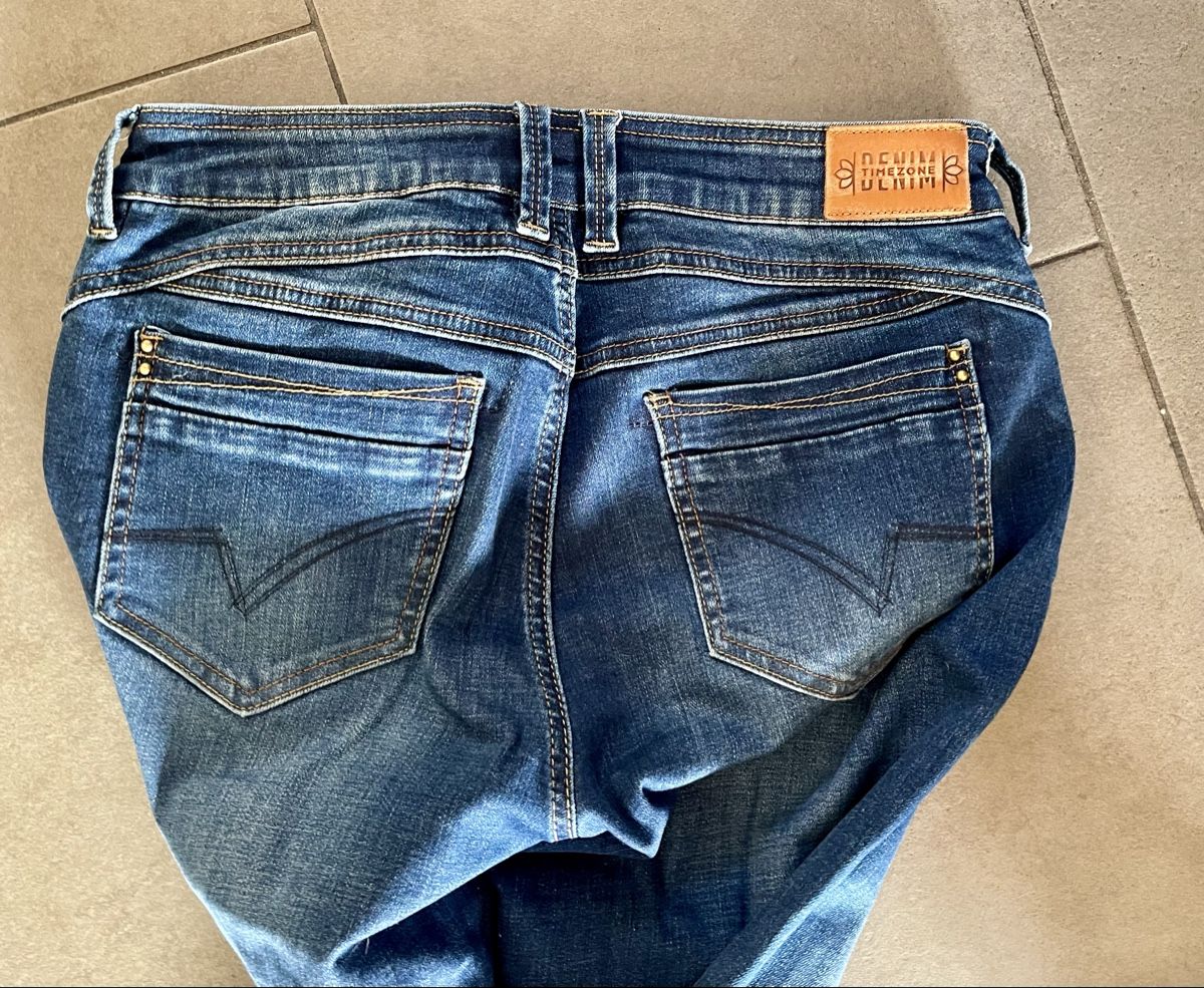 Jeans: schöne Bootcut Jeans Gr. 29/32 – D'occasion à Buchrain par Sunny026 3