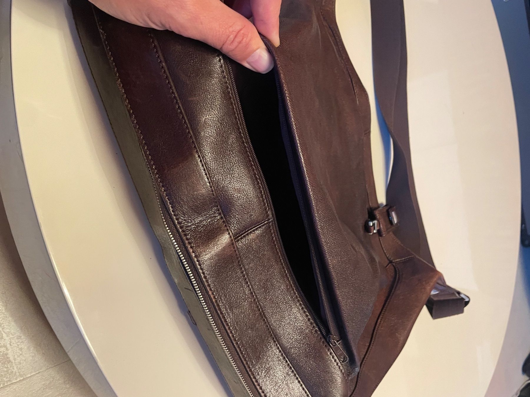 Valigie & Borse: Picardo leder Aktentasche oder Laptoptasche OP 130sfr – Usato da Embrach venduto da xenovolcano 7