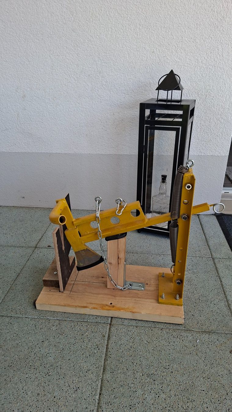 Tutte le macchine: Machine a fendre le petit bois – Usato da Vicques venduto da Laffaire11