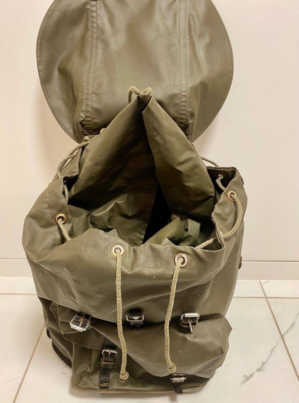 Schweizer Armee Zaini: Schweizer Armee Rucksack – Usato da Krauchthal venduto da MEWA01 5