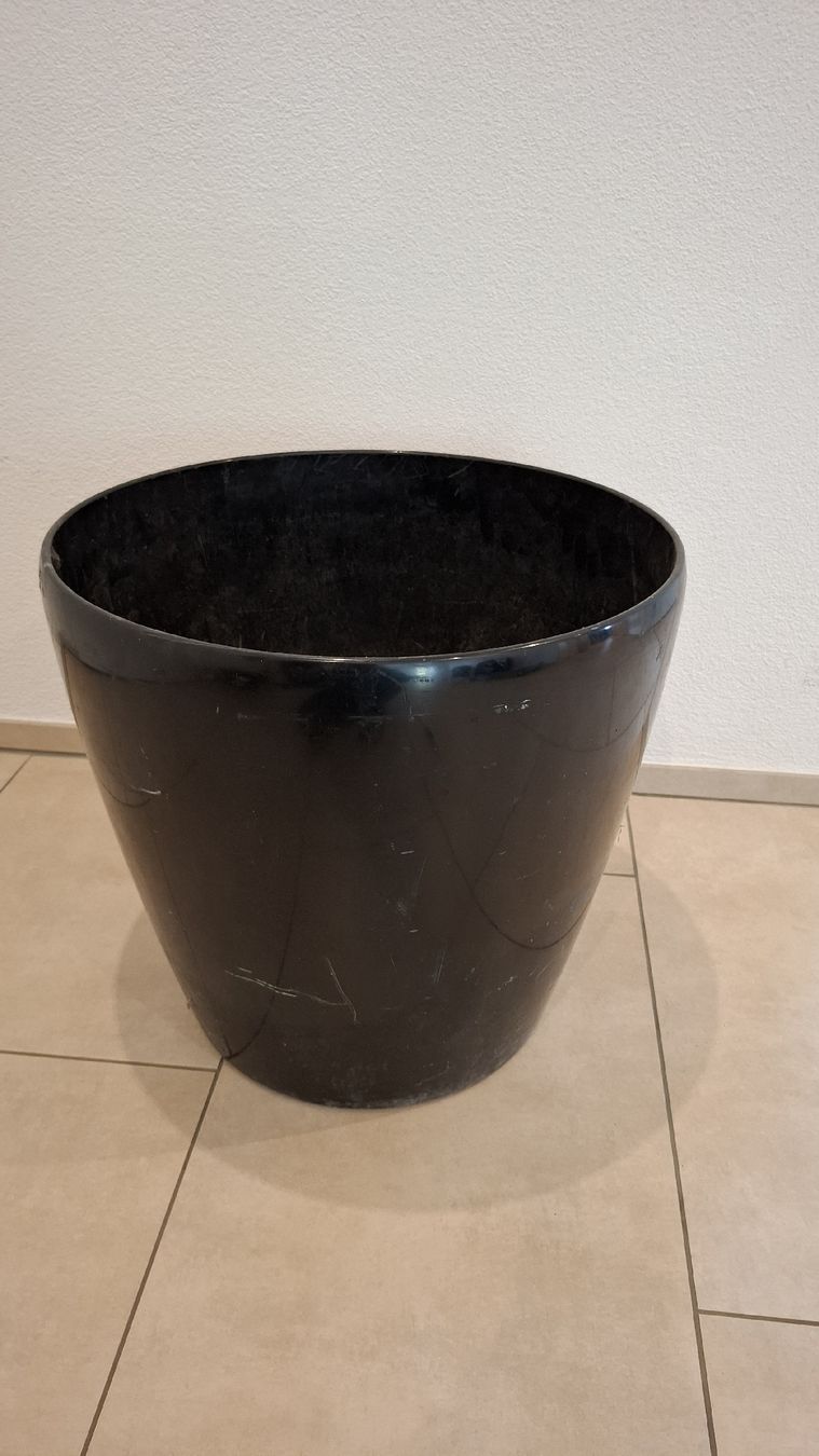 Lechuza Vasi per fiori: Grosser Lechuza Classico Pflanzkübel – Usato da Rickenbach b. Wil venduto da Kth_v8