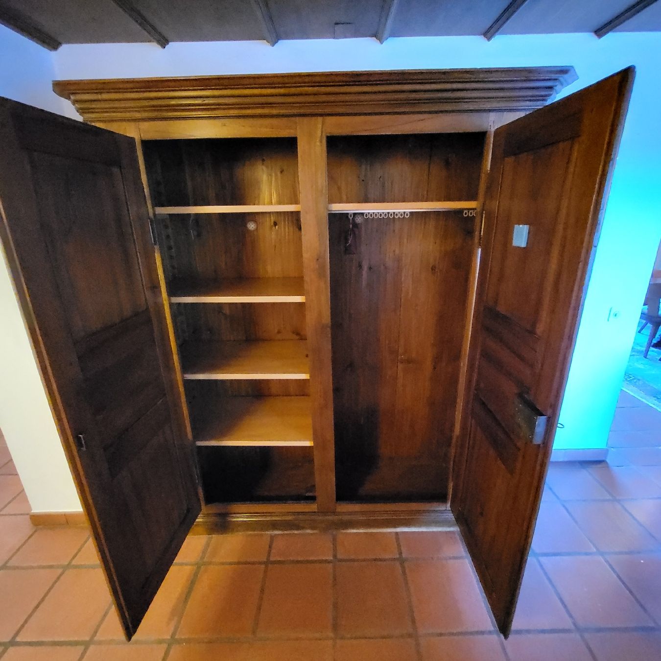 Armadi: wunderschöner antiker HolzSchrank – Usato da Kägiswil venduto da Megafi56 5