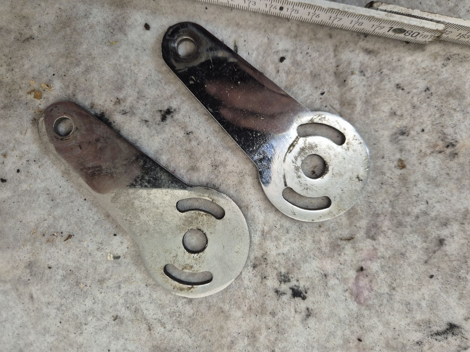 Harley-Davidson Tutti i ricambio per moto: harley blinker halter vorne – Usato da Balgach venduto da andreas4321