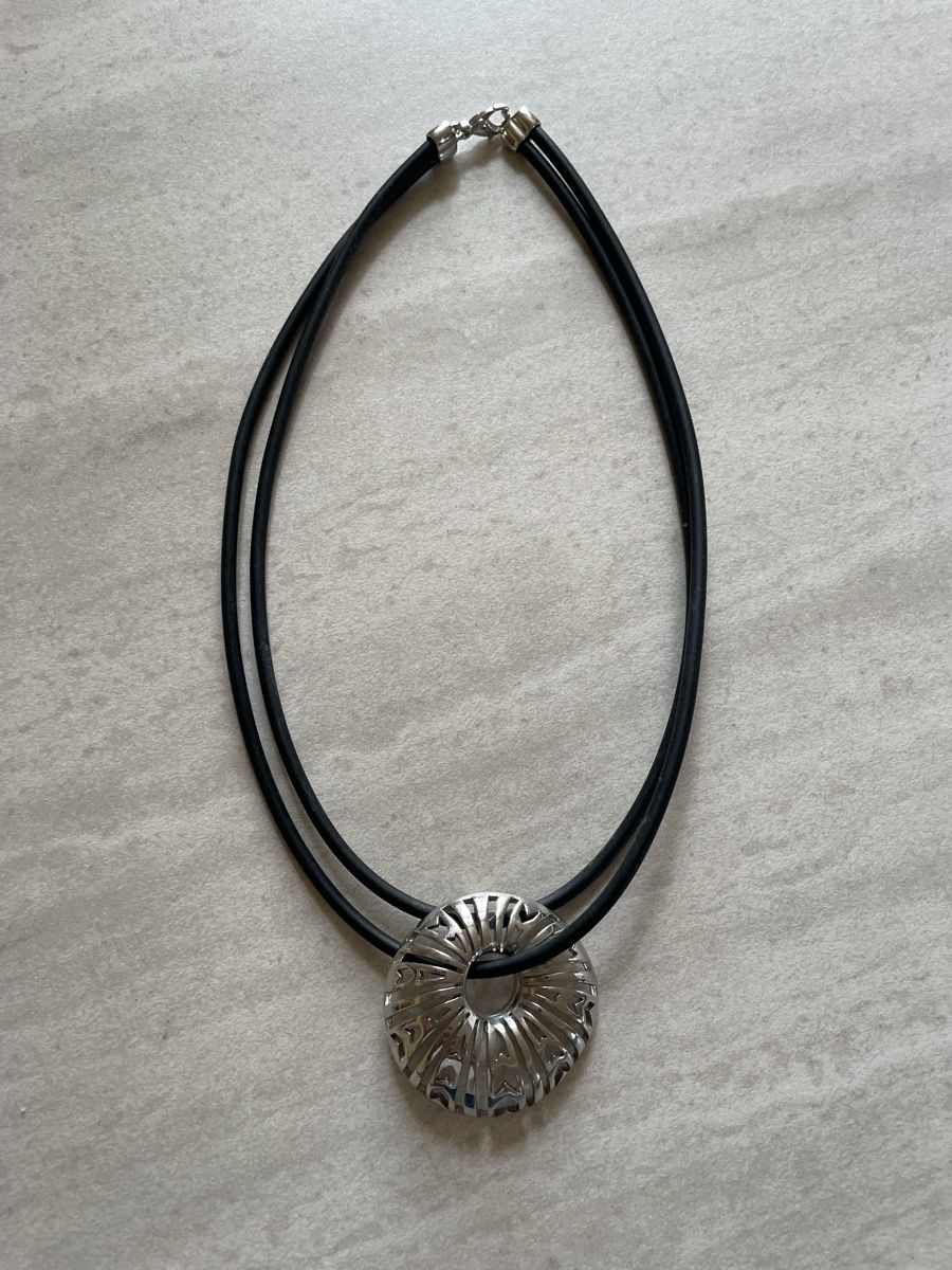 Pierre Lang Catenine: Halsband mit Anhänger Pierre Lang  – Usato da Flawil venduto da Naphtali