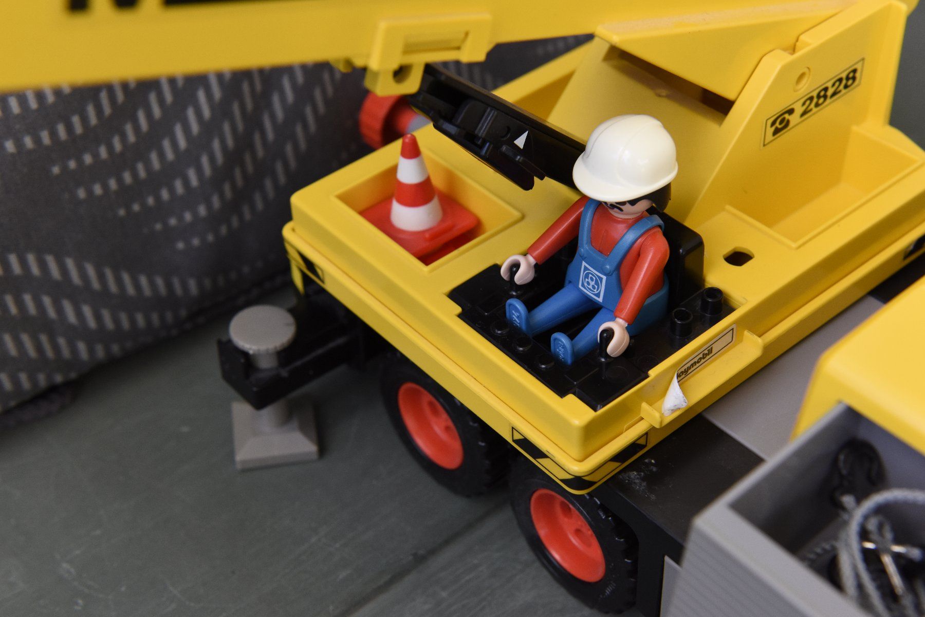 Playmobil Giocattoli: Playmobil Mobile Crane 28 – Usato da Urdorf venduto da zueri_50 3