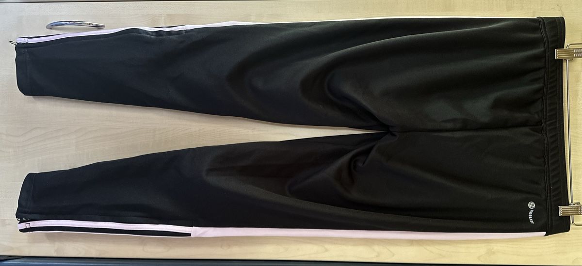 Adidas Pantalons: Adidas Trainerhose – Neuf (Voir description) à Obersaxen par sin_mvy5 1