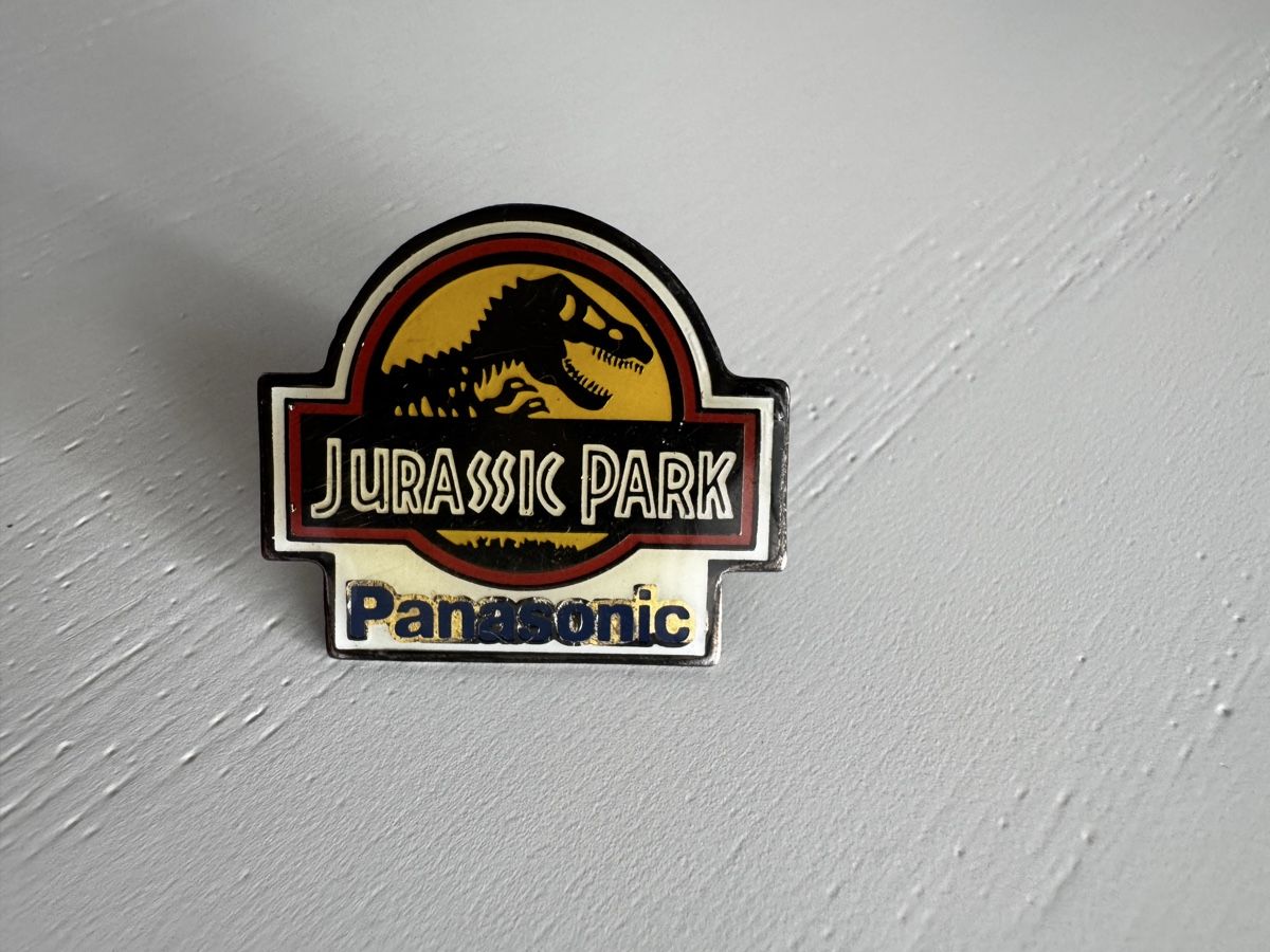 Panasonic Plaketten & Abzeichen: Jurassic Park Panasonic Pin Badge – Gebraucht aus Regensdorf von Tangerine24