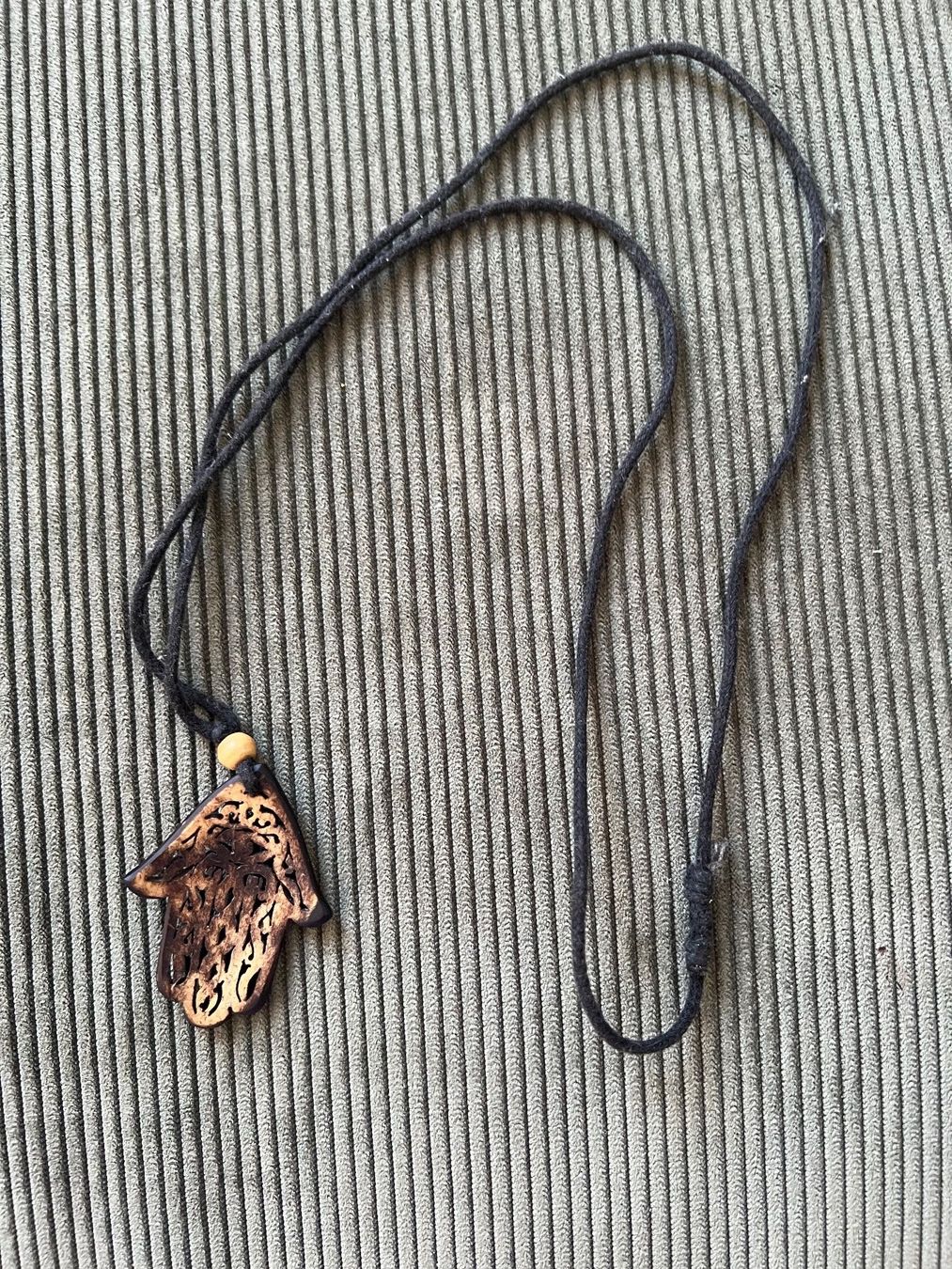 Catenine: Holzschmuck Hand von der Fatima – Usato da Zürich venduto da lisitsyna
