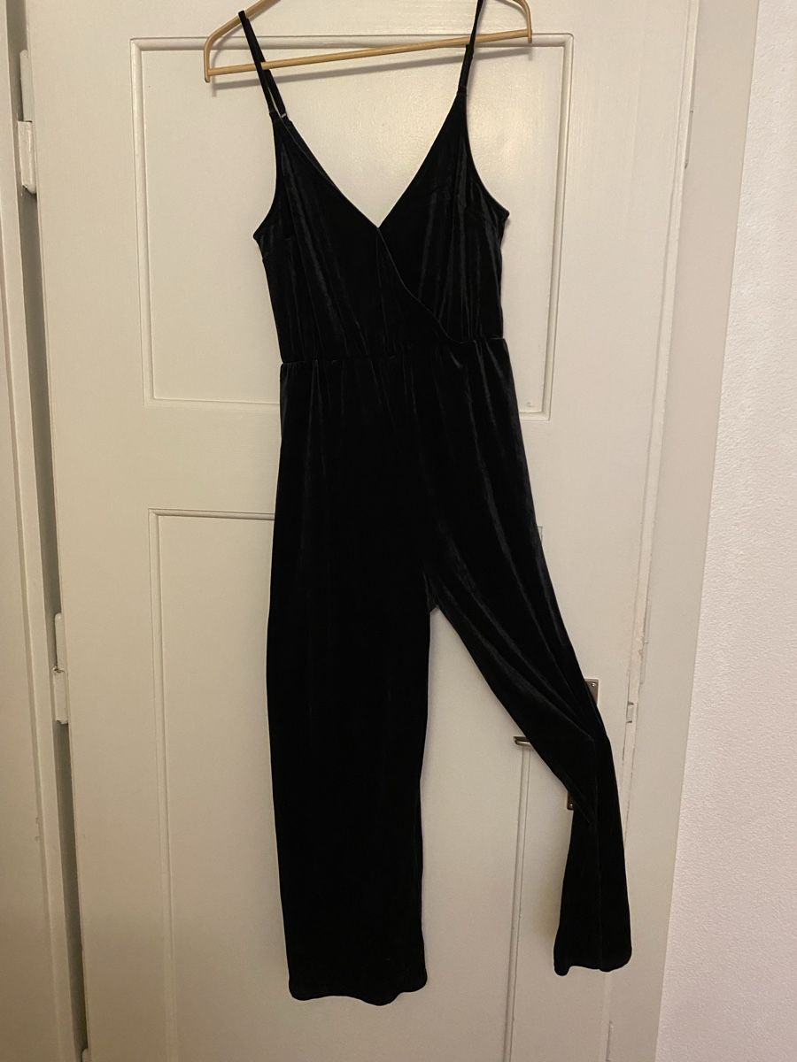 Jumpsuits: Sommer-Jumpsuit Samt schwarz S – D'occasion à Bern par kimnowak