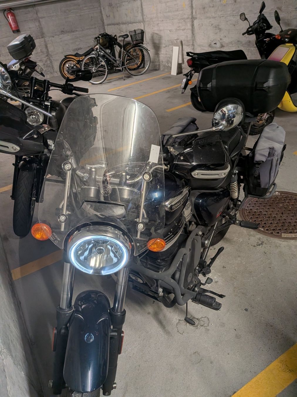 Royal Enfield Chopper: Royal Enfield Meteor 350 blau – Usato da Horw venduto da Pattini 3