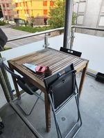Table extérieur en bois carré + 3 chaises