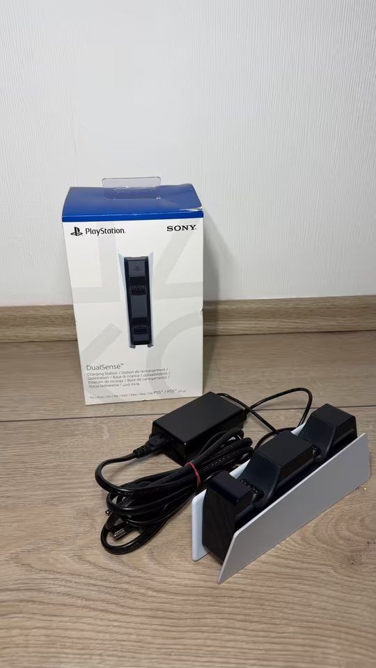 Sony Console: Ps5 Digital Slim mit Headset und Ladestation für Controller – Usato da Ehrikon venduto da brugger108 2