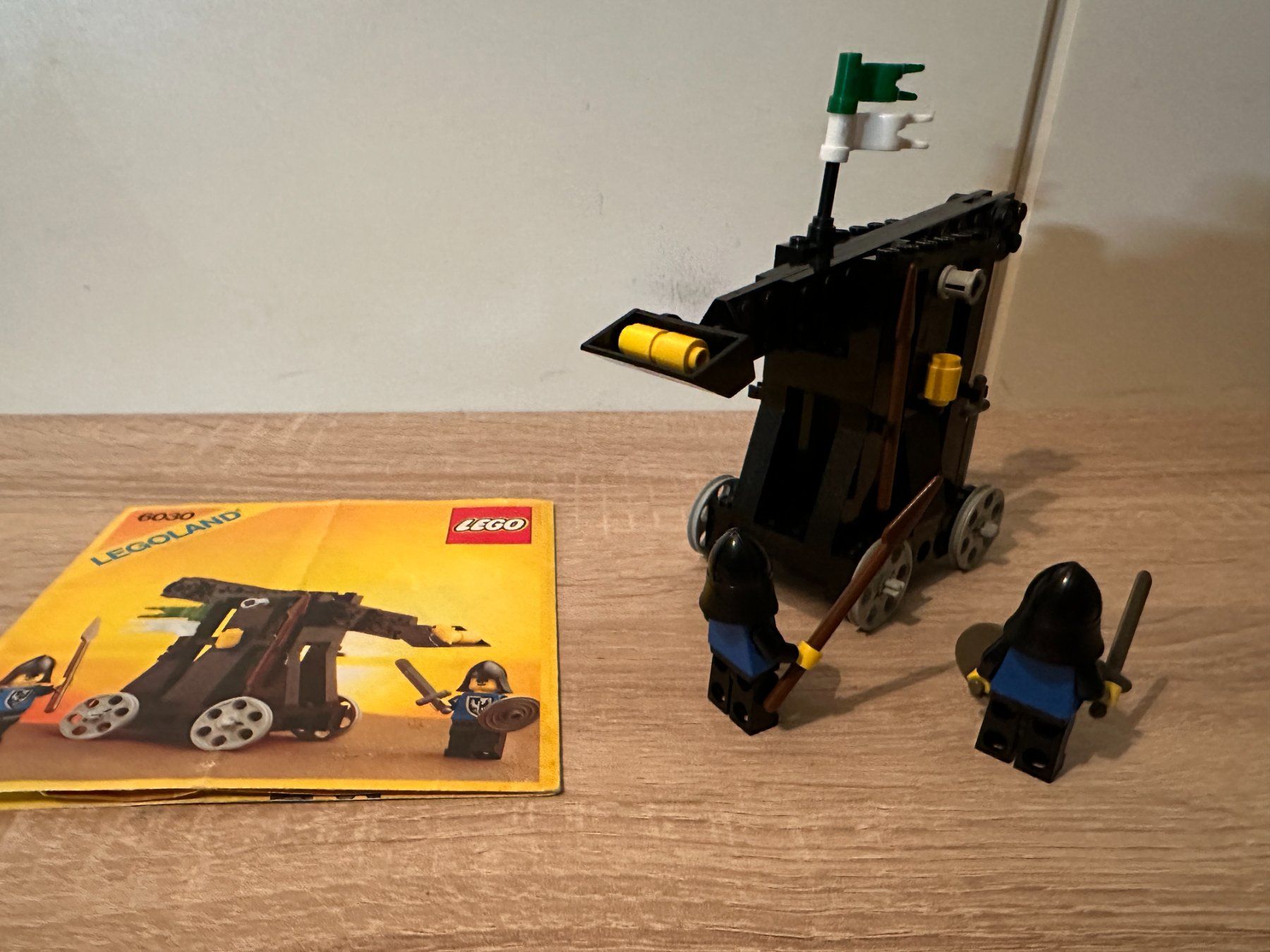 Legoland Kit di costruzioni: LEGO 6030 Catapult – Usato da Basel venduto da Don-Angel 2