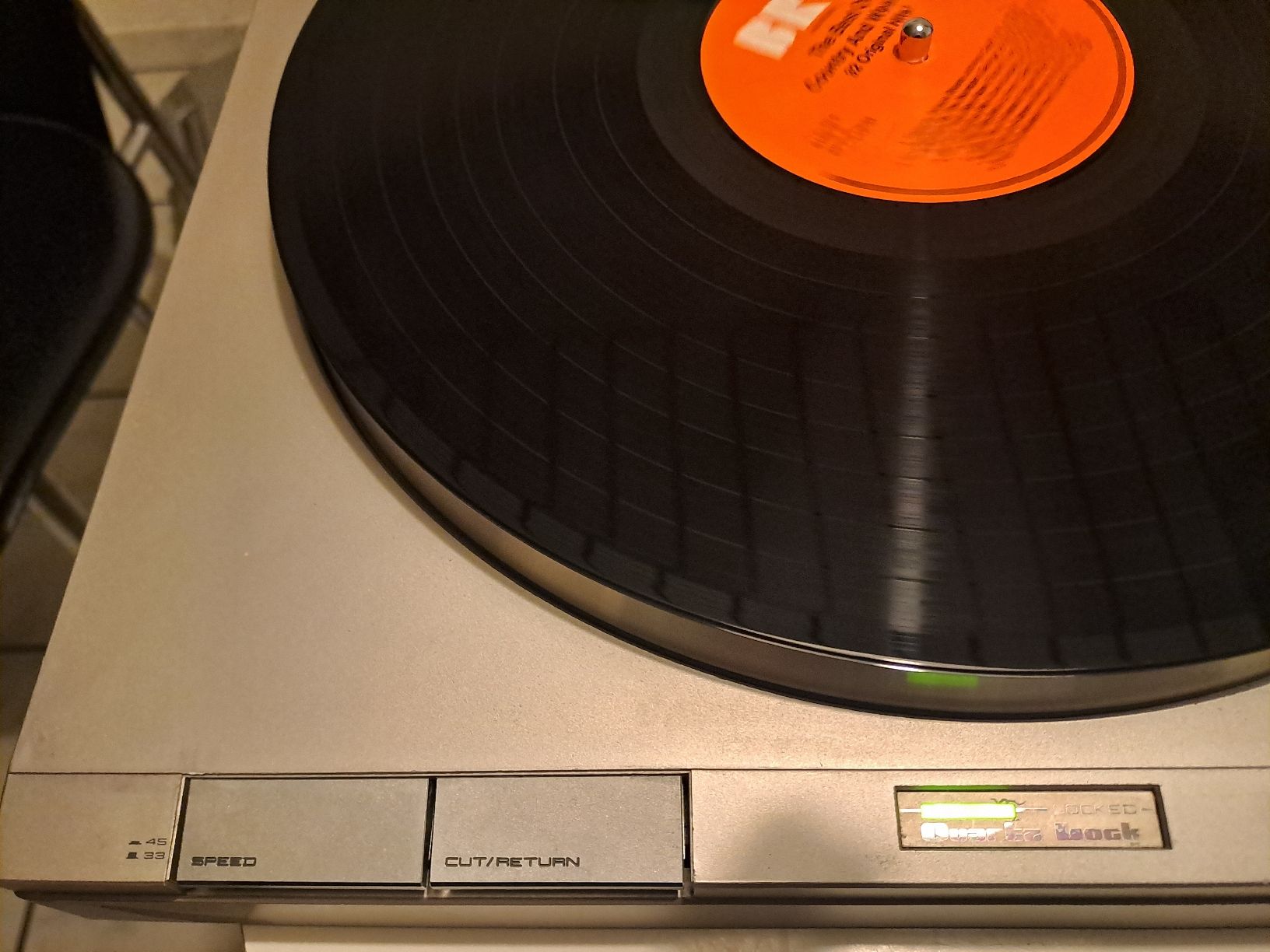 Akai Giradischi: AKAI MODEL AP-Q310 QUARTZ FULL AUTOMATIC TURNTABLE – Usato da Uetendorf venduto da Essiggurken 1