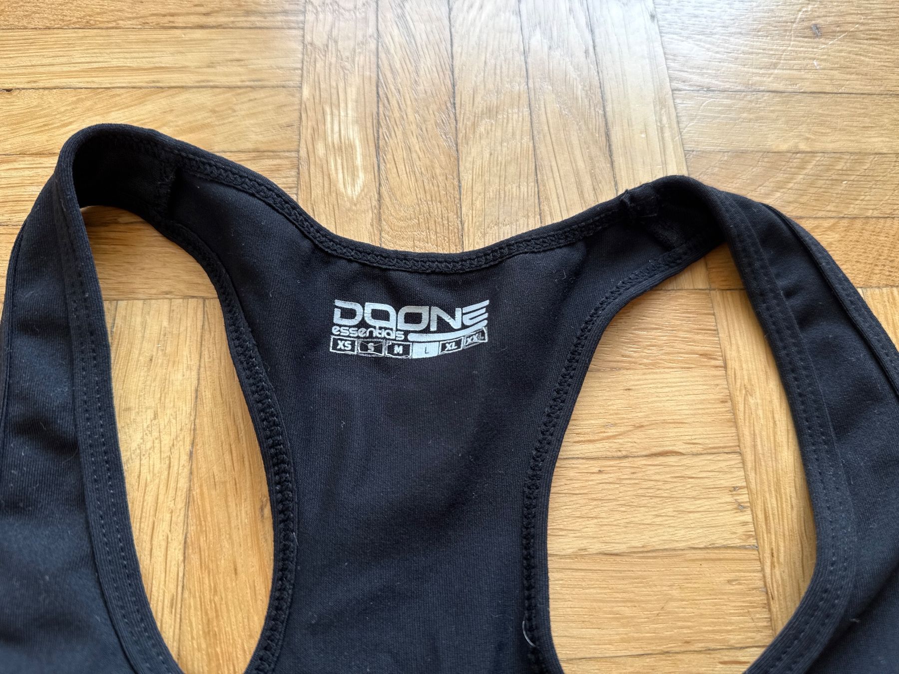 Top: DOONE Sport Oberteil M – Usato da Horgen venduto da linuxrp 1