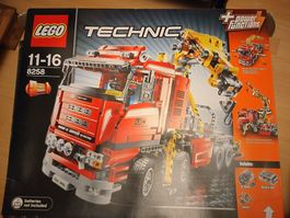Lego Technic 8258 mit Bauanleitungen und Powerfunction