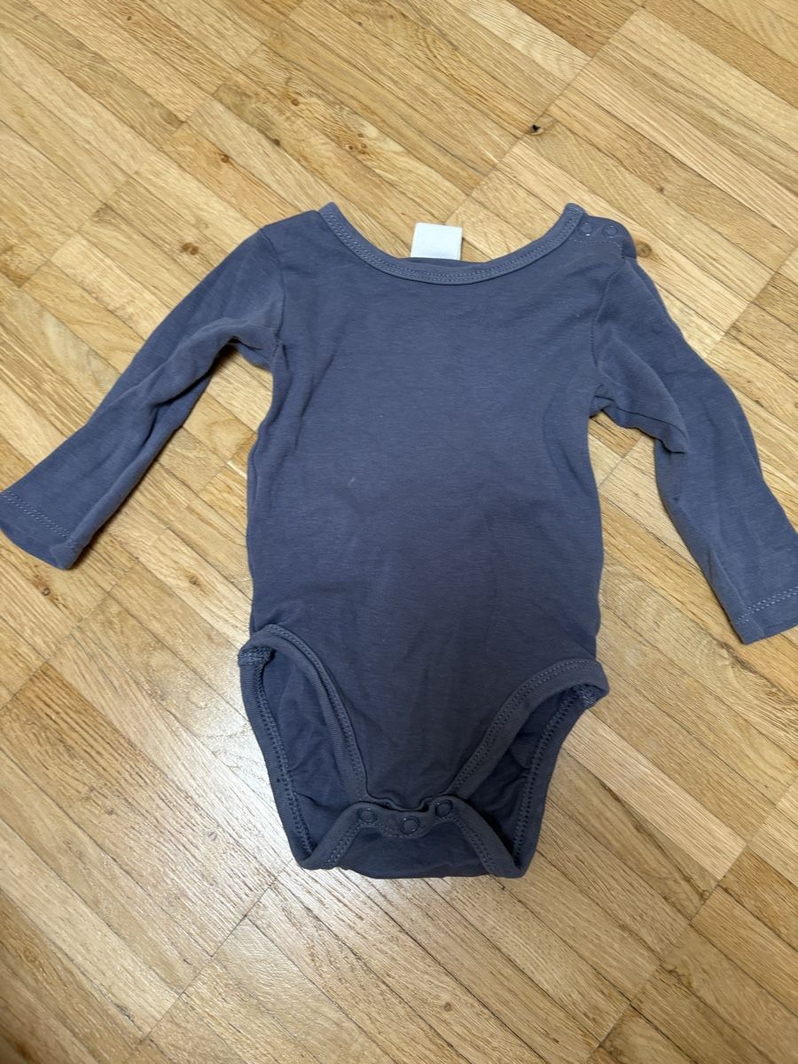 Kleiderpakete & -sets: 4er Set Baby Bodys Gr. 62/68  Langarm – Gebraucht aus Oberglatt ZH von Haushalt1984 3