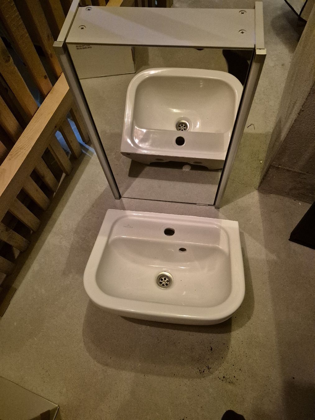 Armadietti a specchio: Badezimmer Möbel  – Usato da St. Gallen venduto da bel_ps27