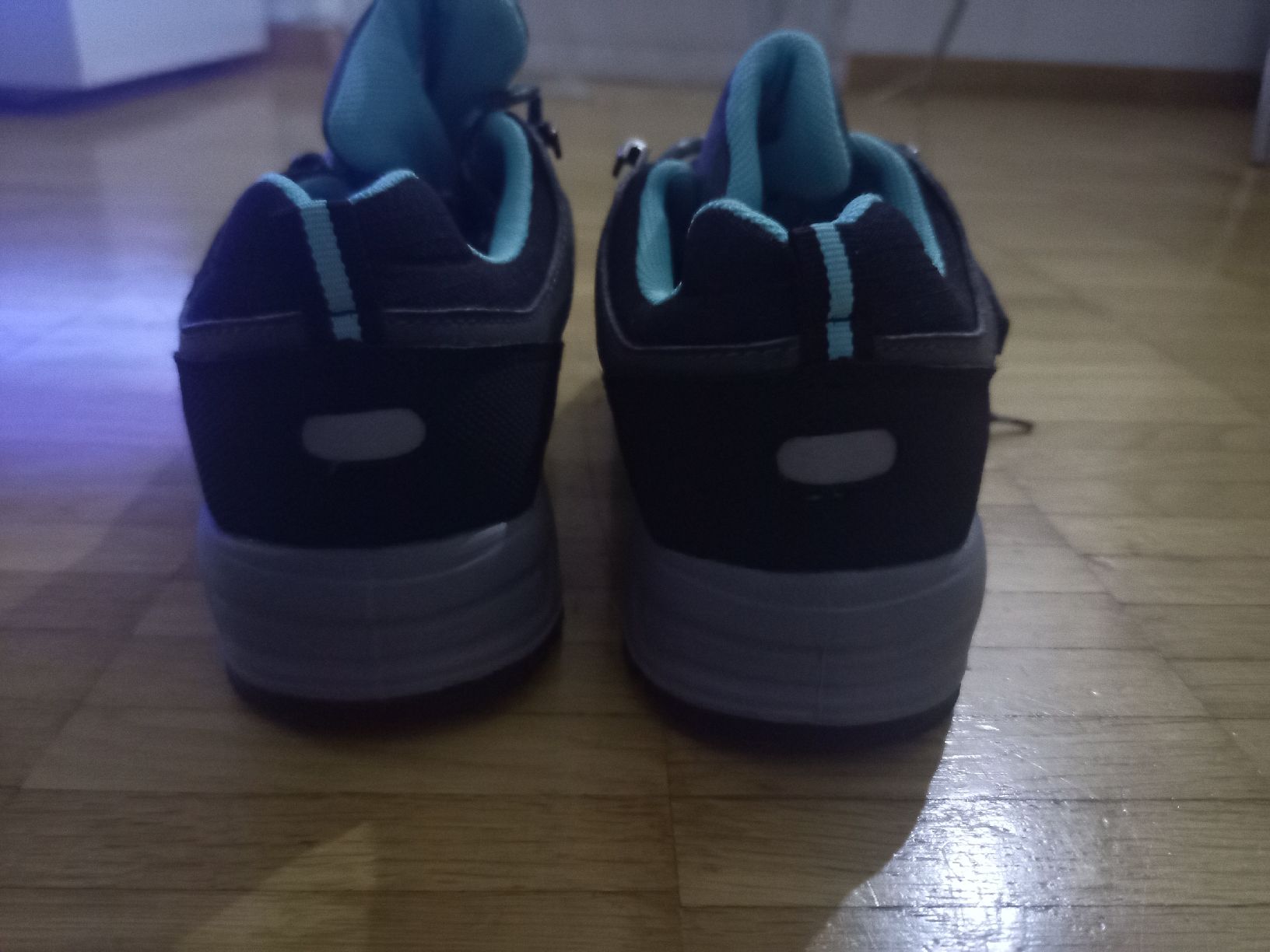 Scarpe da donna: Damen Trekkingschuhe Gr. 37, neuwertig! – Nuovo (secondo la descrizione) da Stäfa venduto da krp54 2