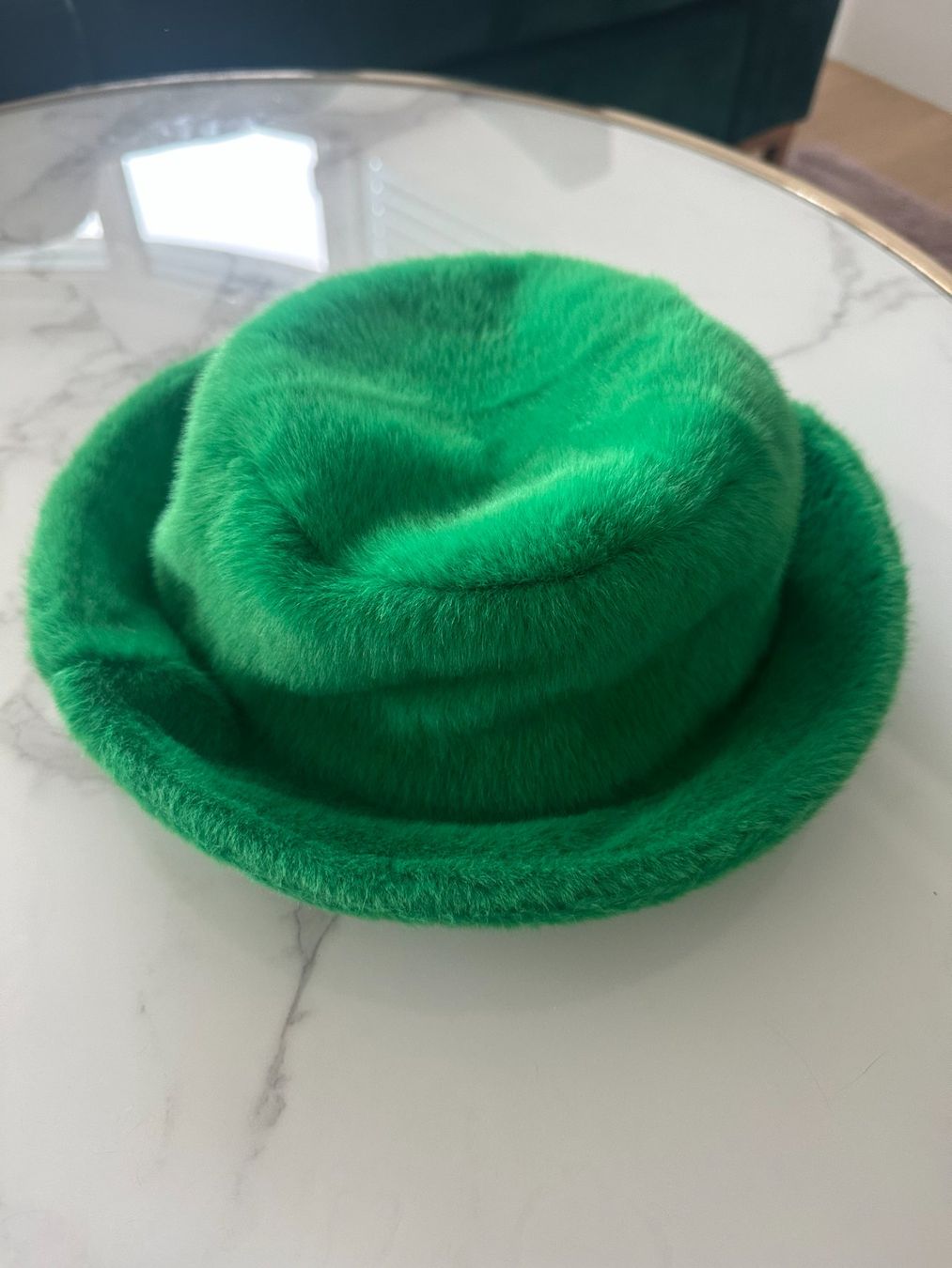Copricapi, berretti & cappellini: Kunstpelz-Bucket-Hat Stand Studio gr. S / Unisex – Usato da Uitikon Waldegg venduto da roz_9tw8 1