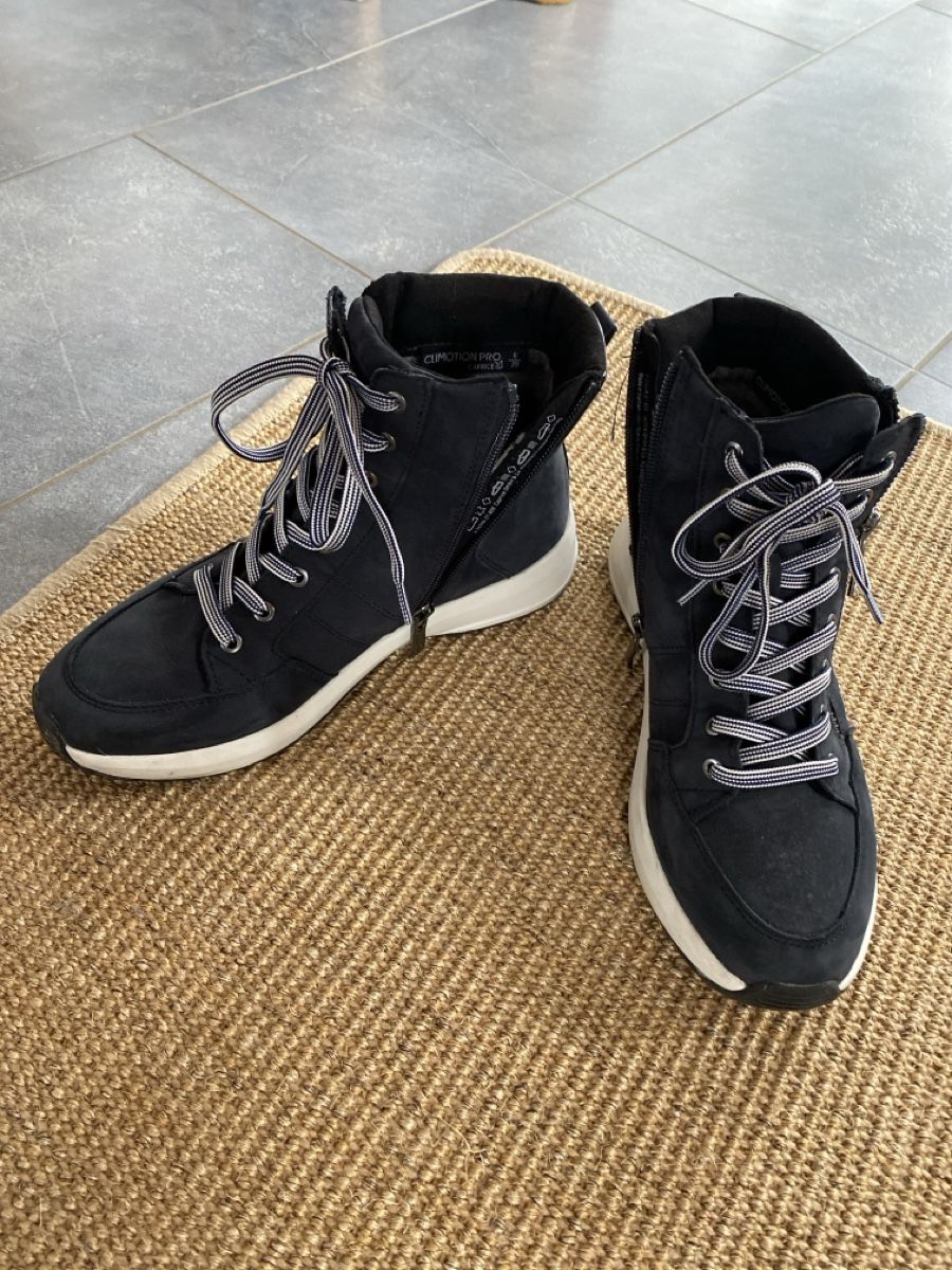 Damenschuhe: Schuhe – Neu (gemäss Beschreibung) aus Krattigen von Landado