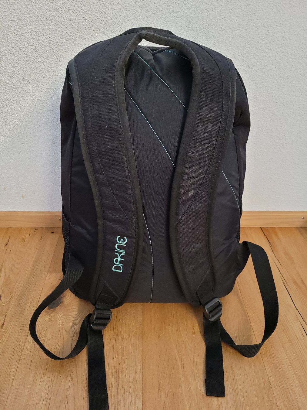 Dakine Zaini: Dakine Rucksack schwarz  – Nuovo (secondo la descrizione) da Bennau venduto da Moonshine_68 1
