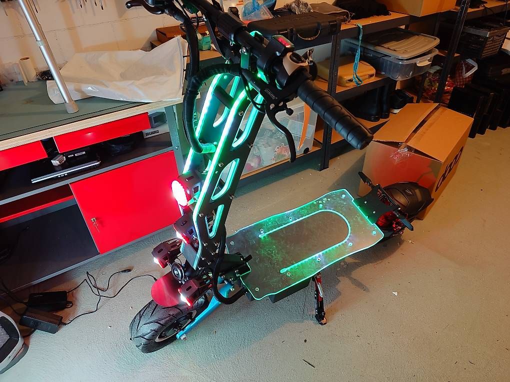 Kickboard: Elektro Trottinett  – Usato da Attikon venduto da S1quattro 1