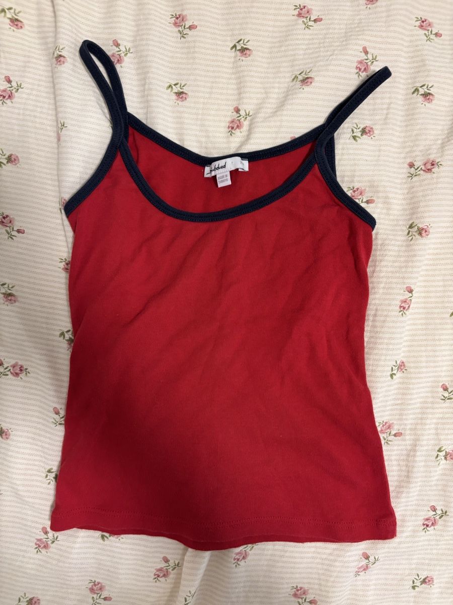 Top: Red Subdued Tank Top. XS. – Usato da Steinhausen venduto da zgo_6dc6