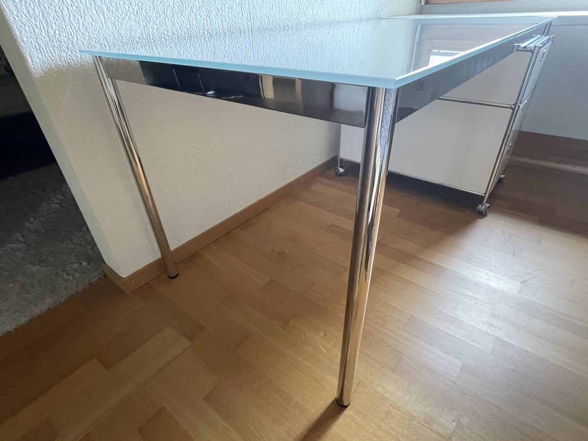 Scrivanie: Schreibtisch mit Korpus (duco system von interio) – Usato da Rickenbach SZ venduto da reg_d29p 1