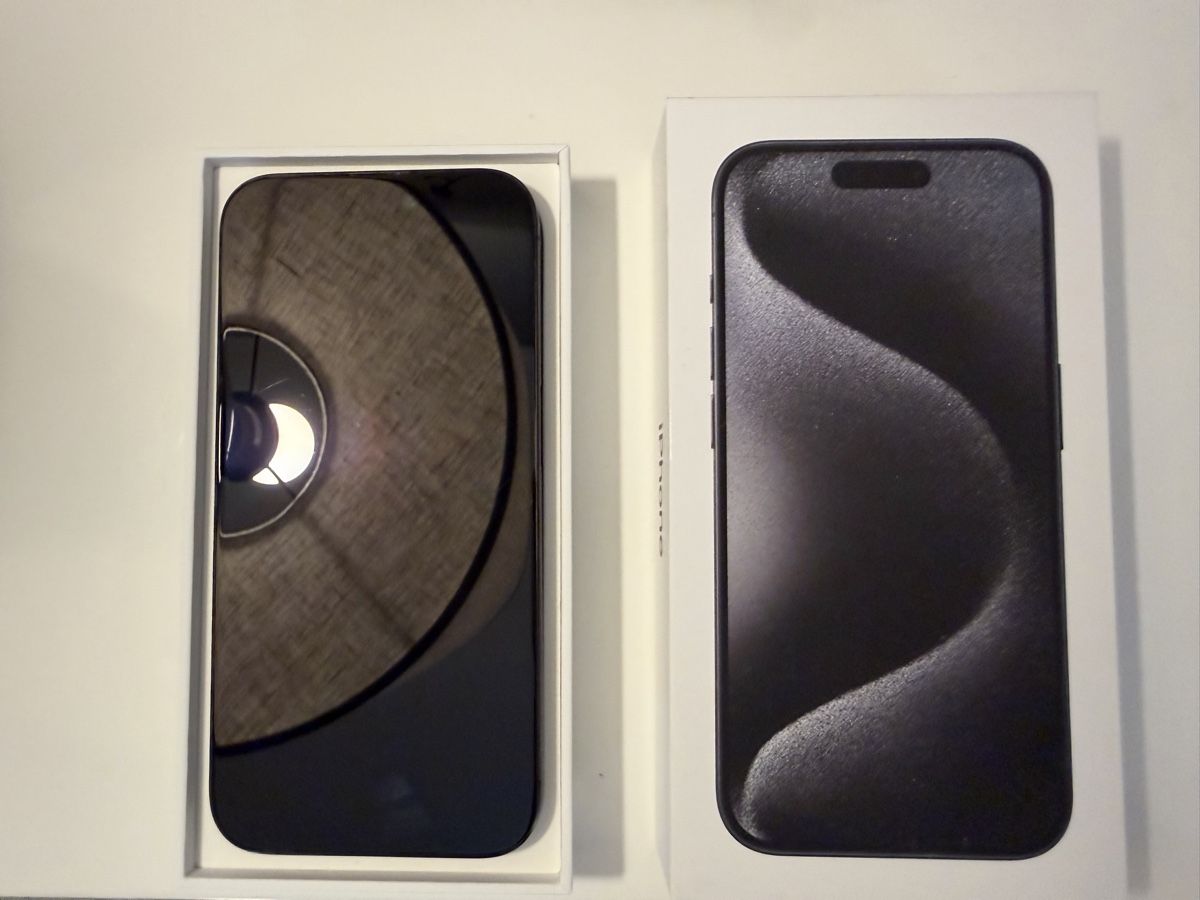 Apple Telefoni cellulari / Smartphones: iPhone 15 pro, 1TB, black titanium – Usato da Bern venduto da Saeim 3