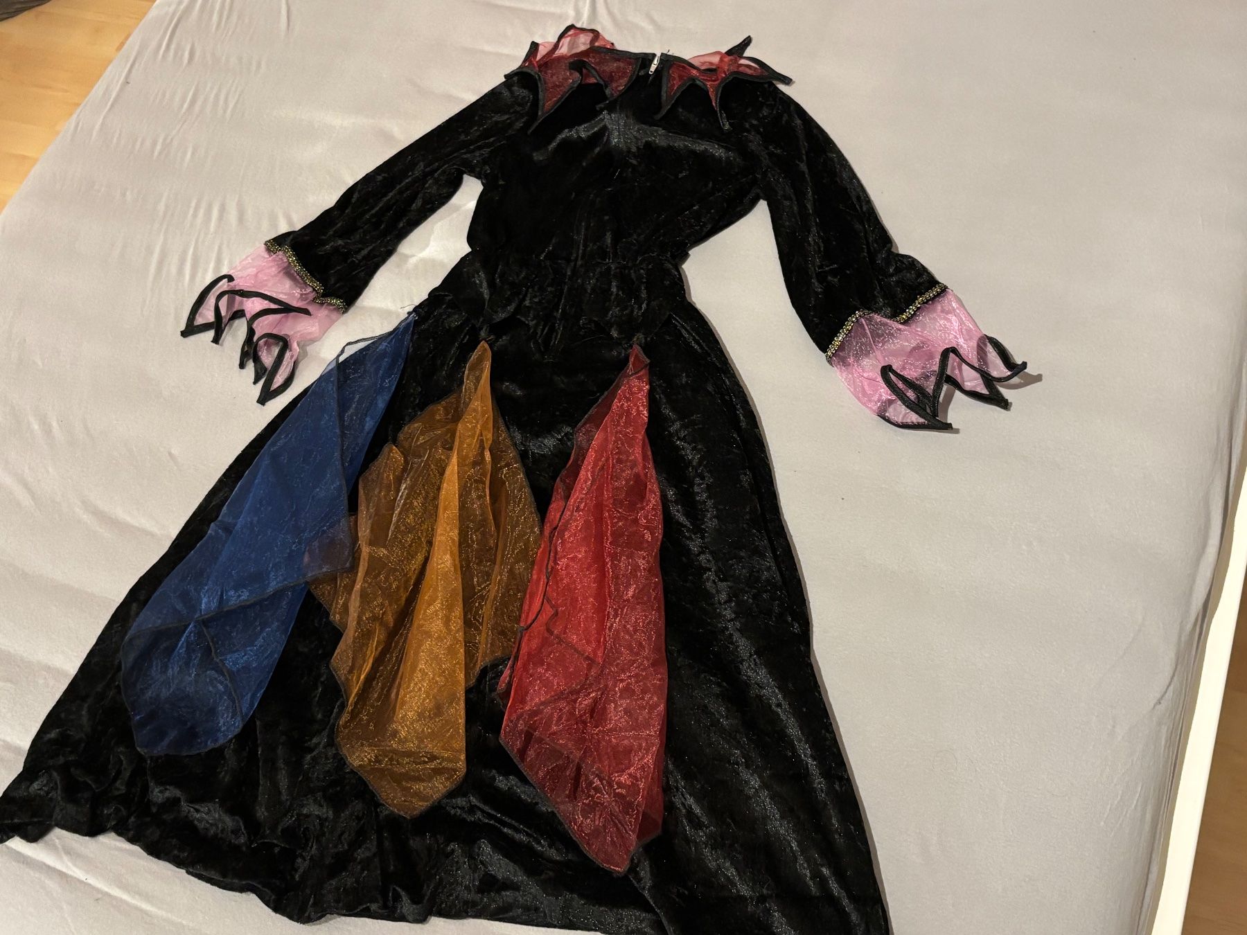Costumi: Hexenkostüm für Kinder – Usato da Pfungen venduto da Carver0671 2