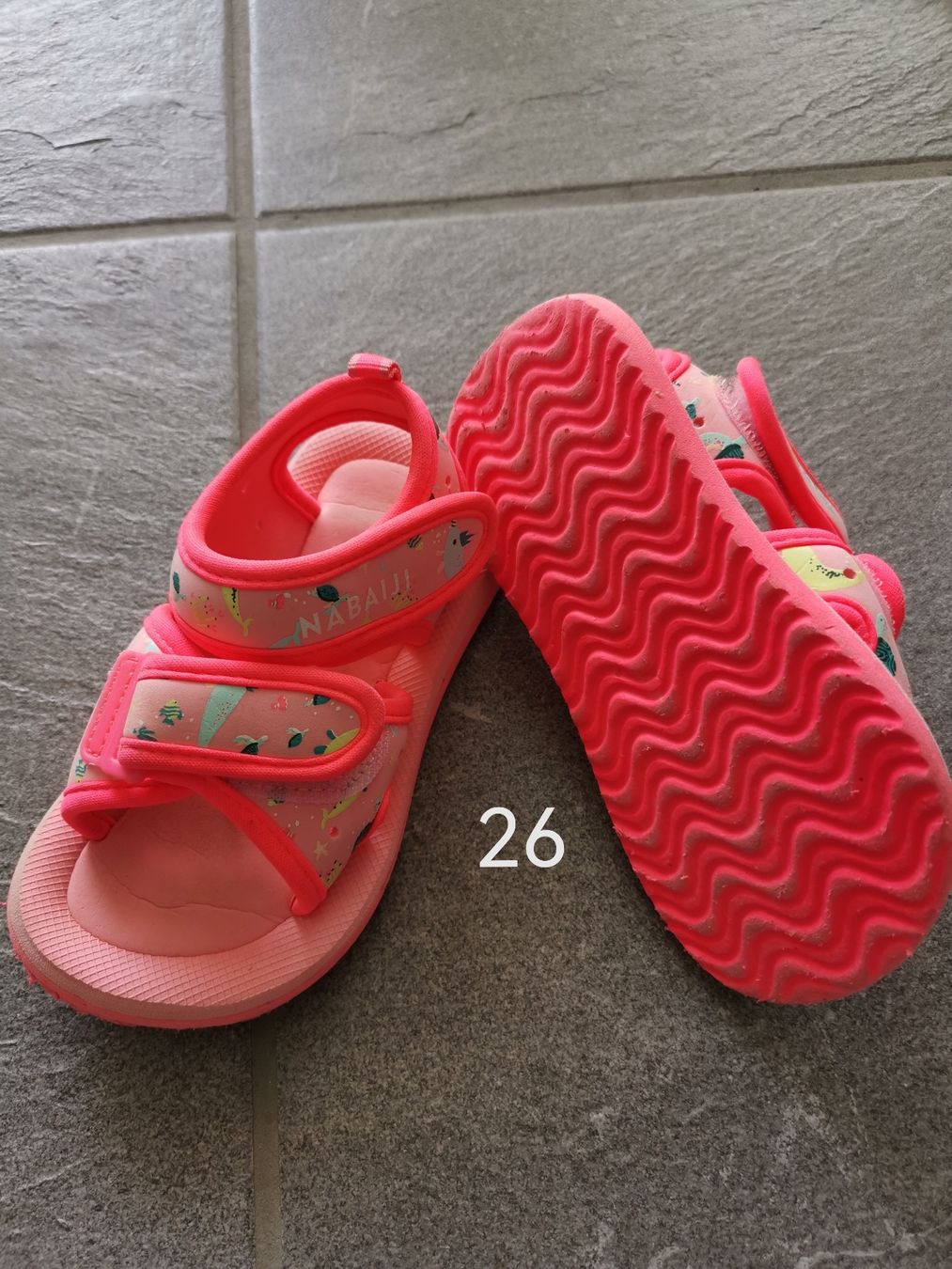 Decathlon Scarpe per ragazzi: Badeschuhe Grösse 26 – Usato da Muri AG venduto da Scorpion84